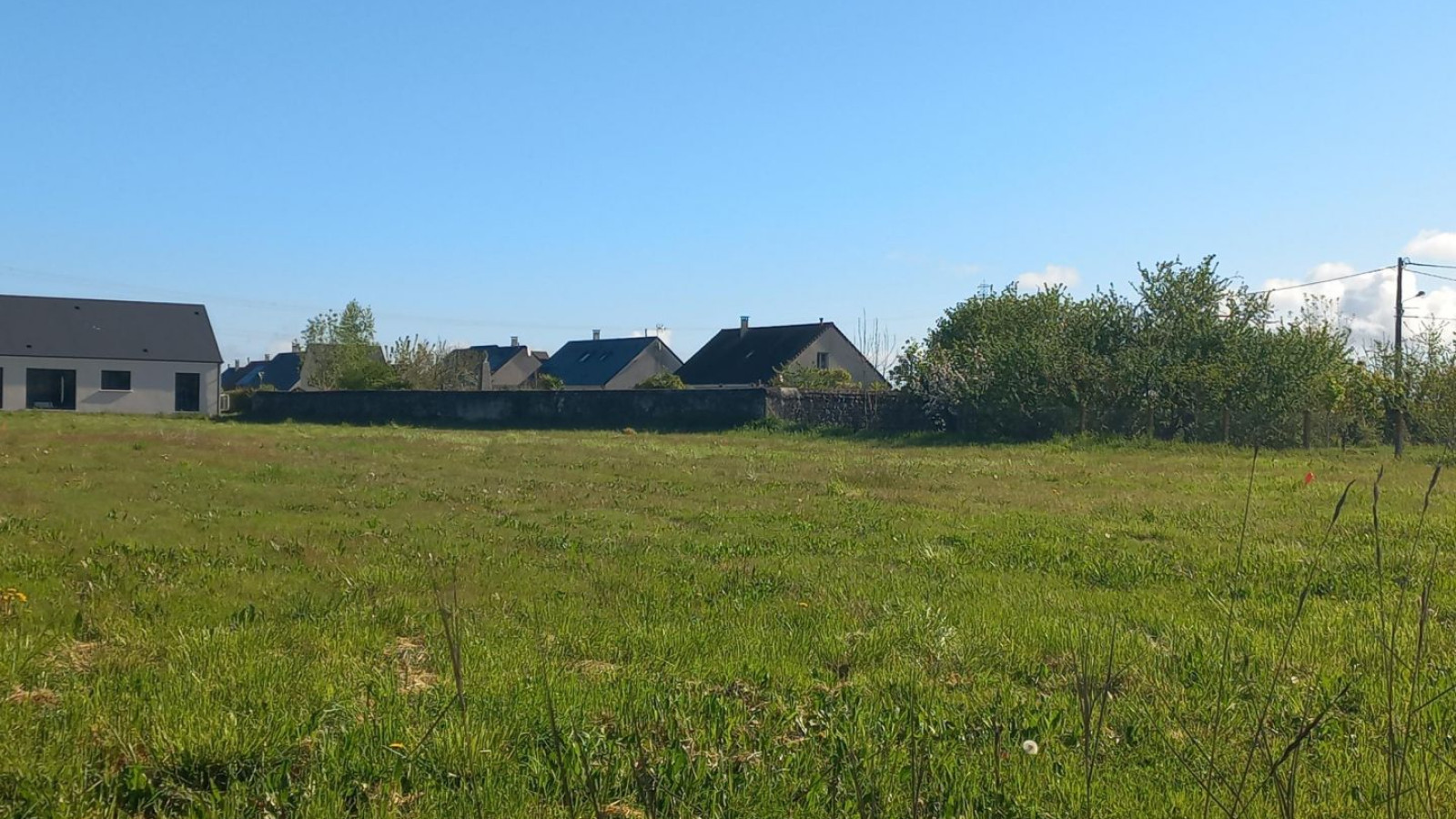 Terrain constructible de 463m2 à Nouzilly