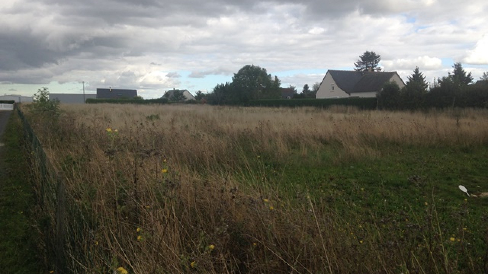 Terrain constructible de 420m2 à Cinq-Mars-la-Pile
