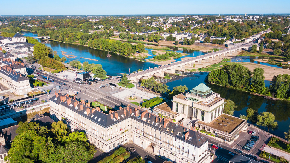 Agence Tours - Barraco Construction