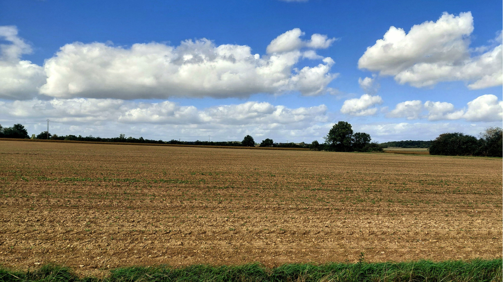 Terrain constructible de 408m2 à Lignières-de-Touraine