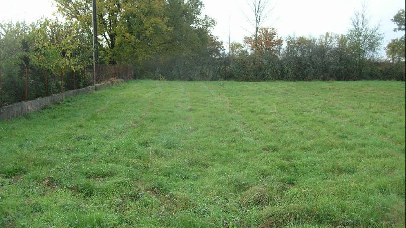 Terrain constructible de 1200m2 à Beaumont-en-Véron