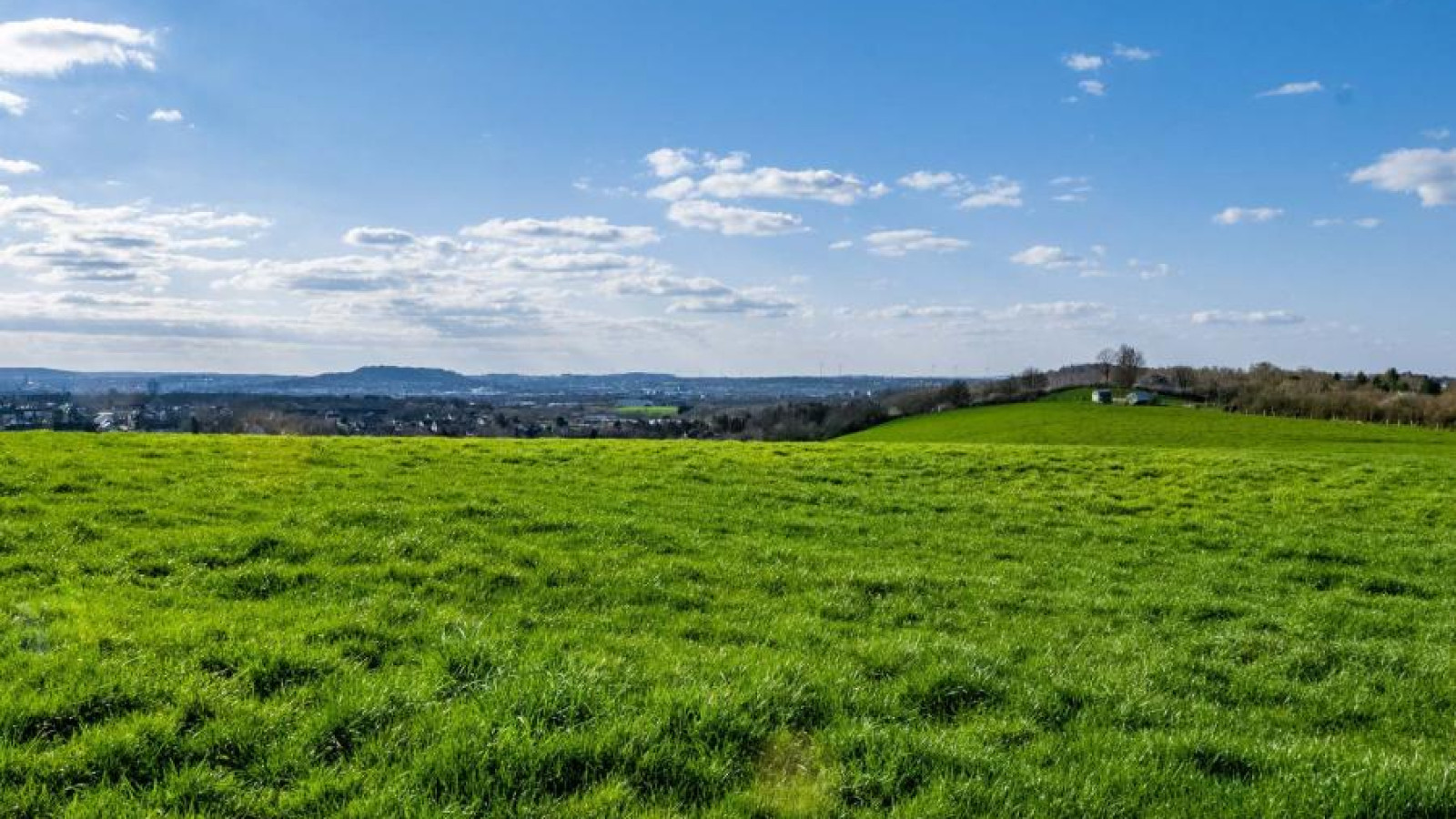 Terrain constructible de 571m2 à Véretz