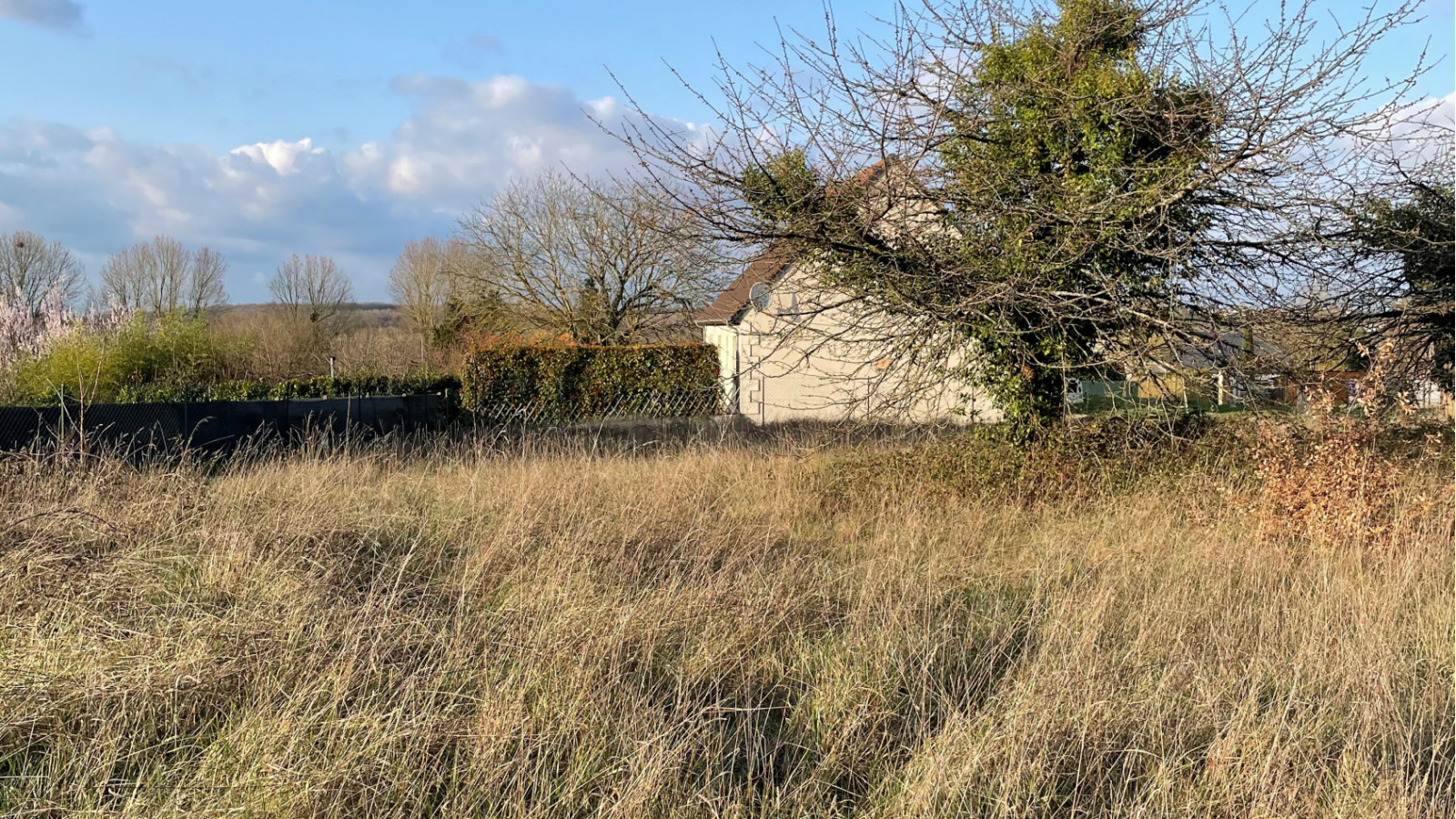 Terrain constructible de 684m2 à Chambourg-sur-Indre