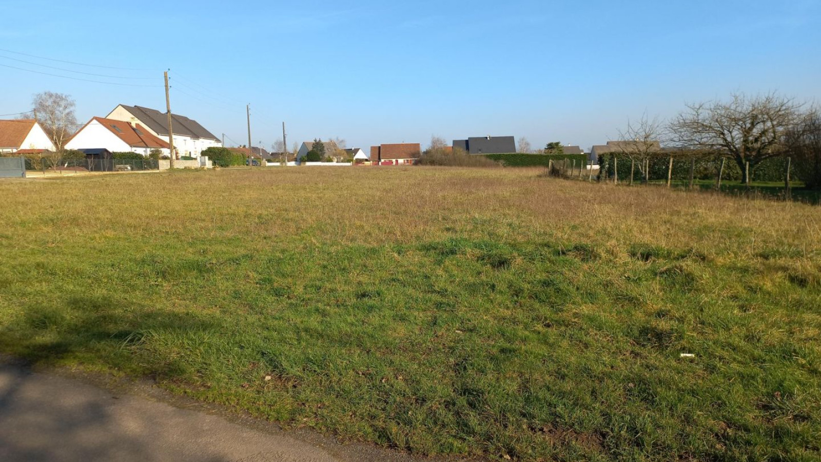 Terrain constructible de 1150m2 à Saint-Branchs