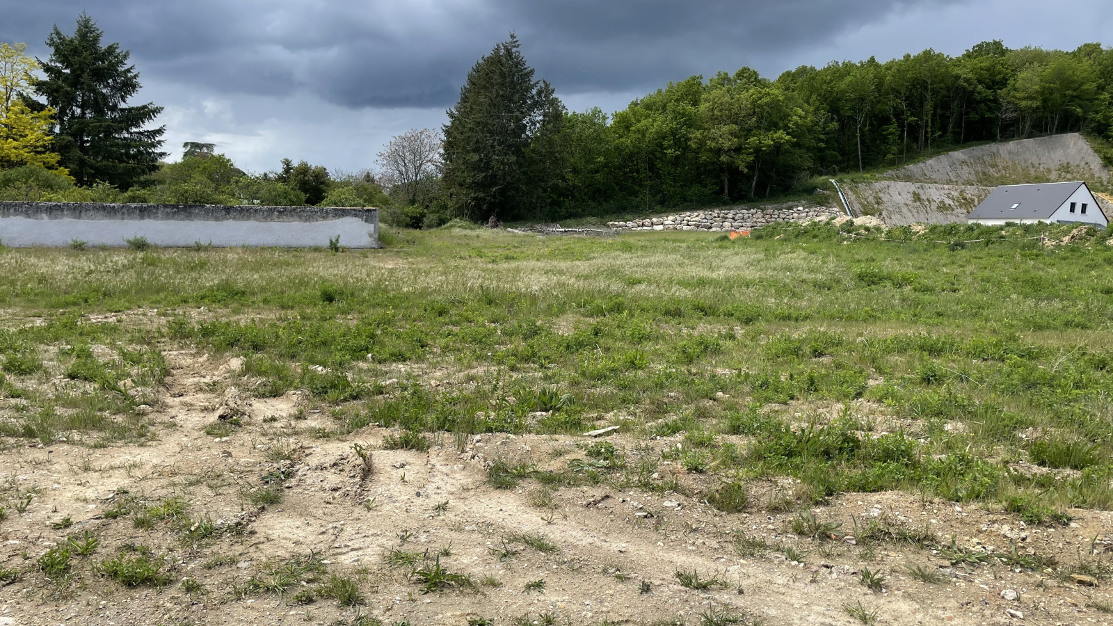 Terrain constructible de 353m2 à Manthelan