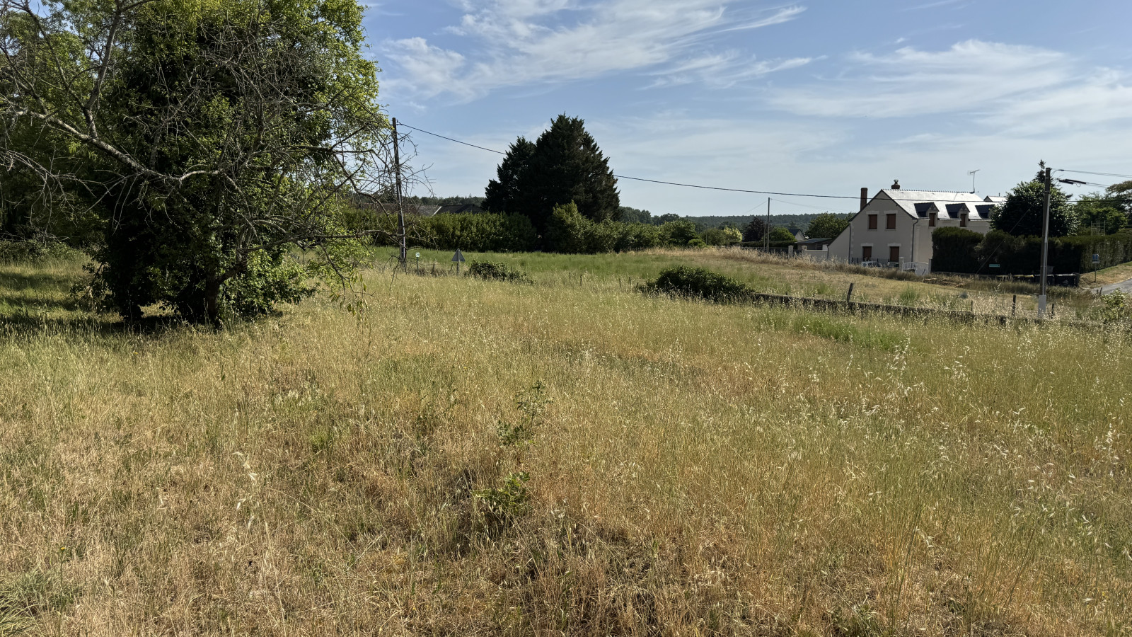 Terrain constructible de 935m2 à Chinon