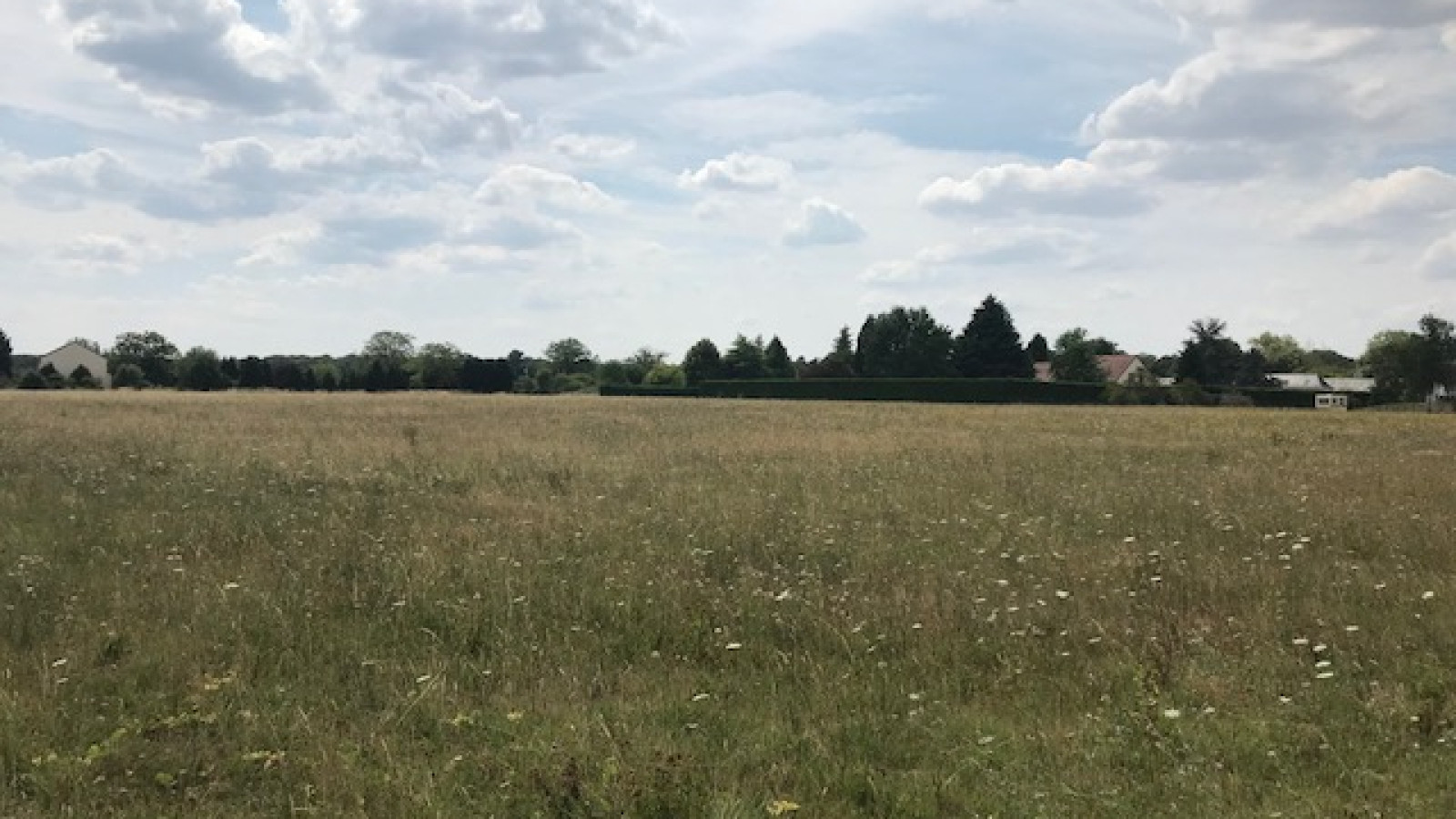 Terrain constructible de 463m2 à Nouzilly