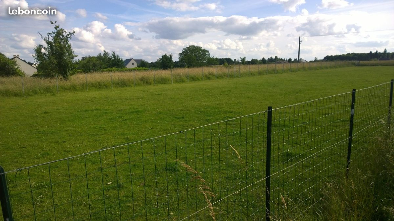 Terrain constructible de 1340m2 à Saint-Germain-sur-Vienne